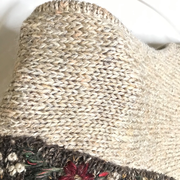 Graffiti Women’s Boho Knit Sweater Vest, Floral Detail - Picture 15 of 16